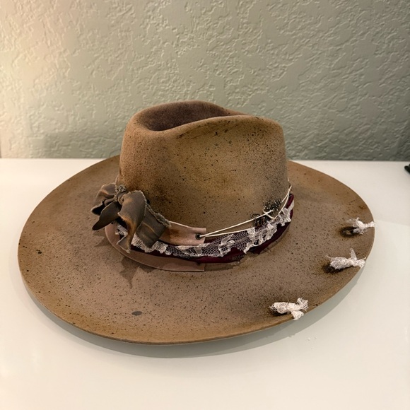 Olive & Pique - Western Cowboy Hat, 100% Wool hand painted NEW or best offer